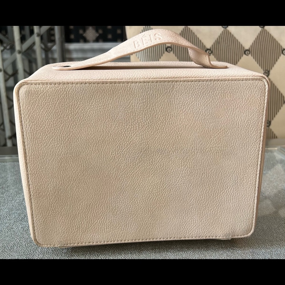 BÉIS - The Cosmetic Case